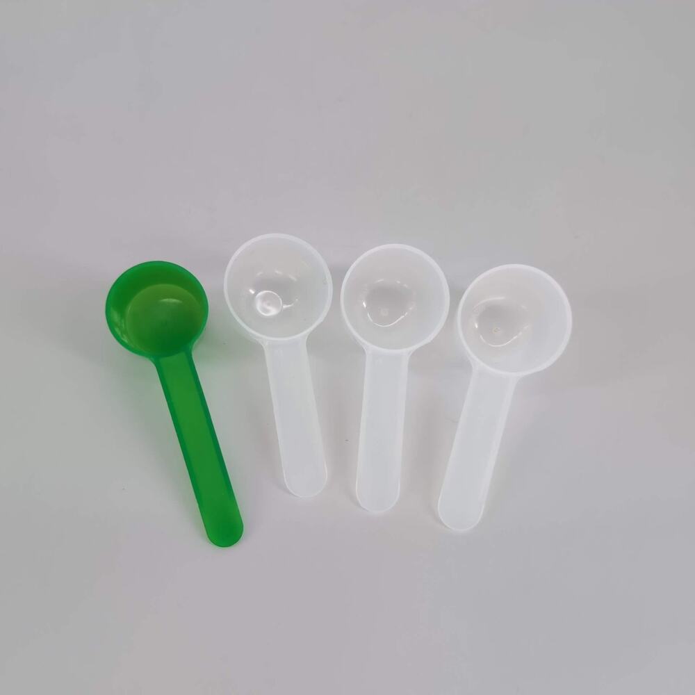 Four Measurex Plastic Short Handle Measuring Scoops Green 9cc Transluscent 12 cc